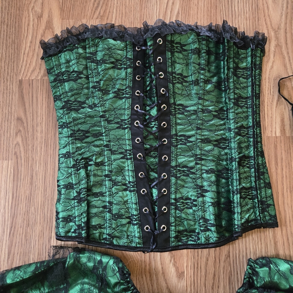 Green and Black Lace Corset Set - Picture 2 of 7